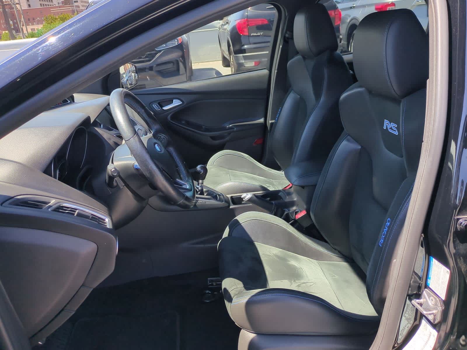 Thumbnail: 2016 Ford Focus - 17