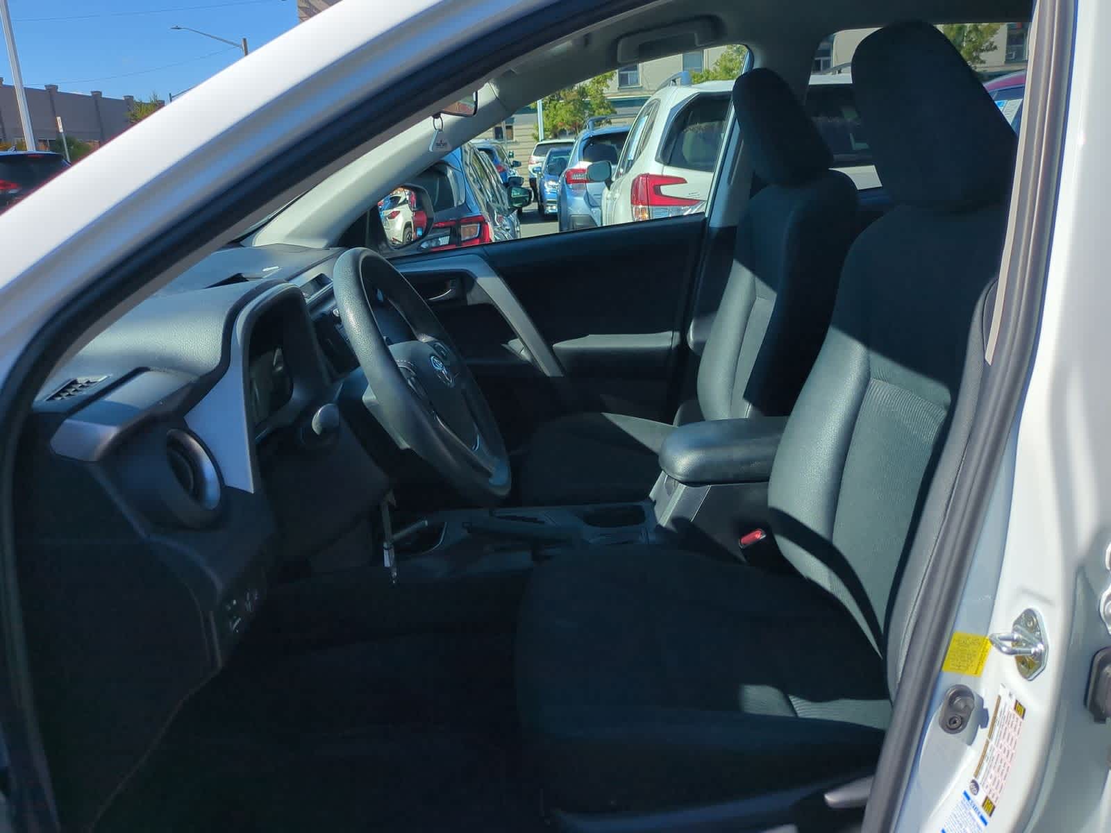 Thumbnail: 2018 Toyota RAV4 - 17