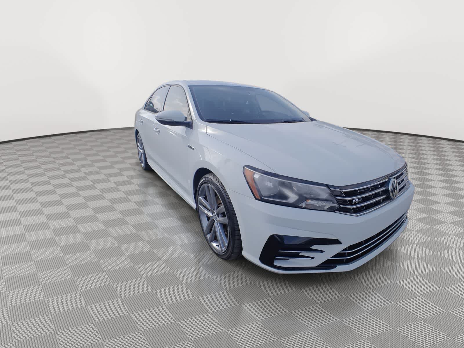 Thumbnail: 2018 Volkswagen Passat - 2