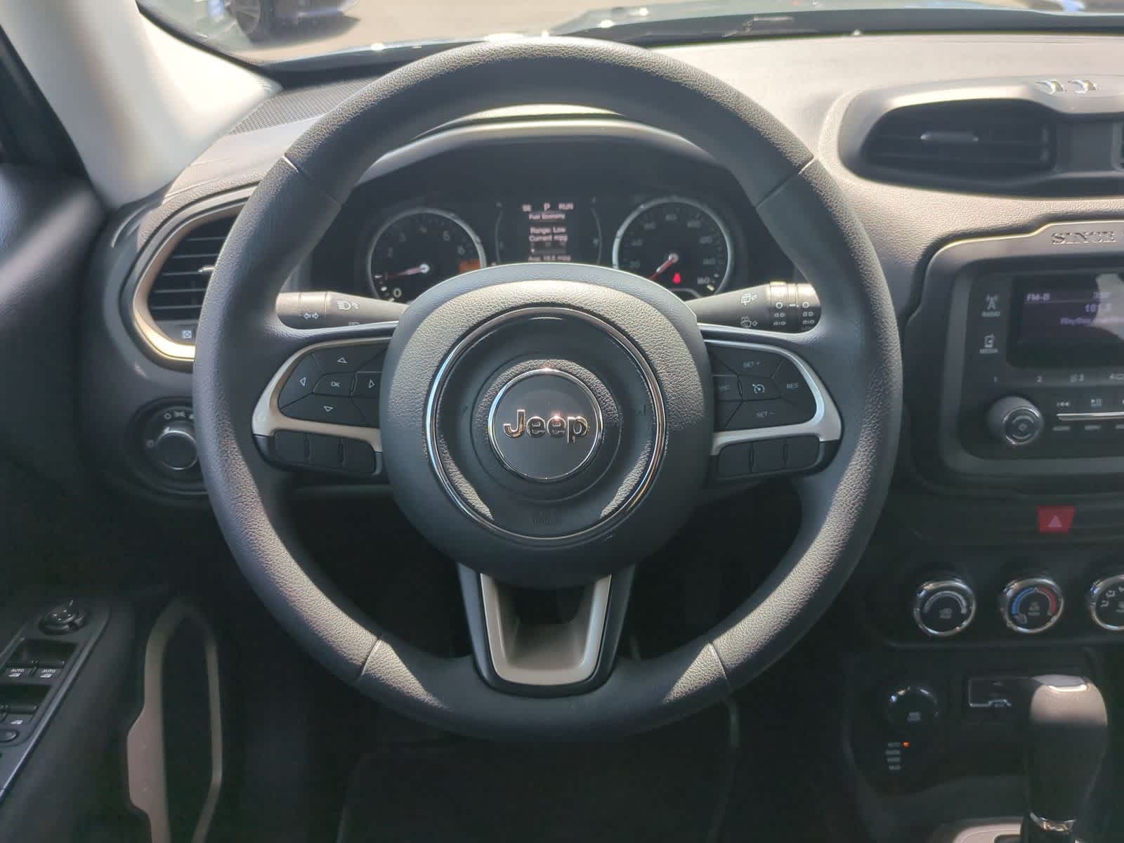 Thumbnail: 2016 Jeep Renegade - 23