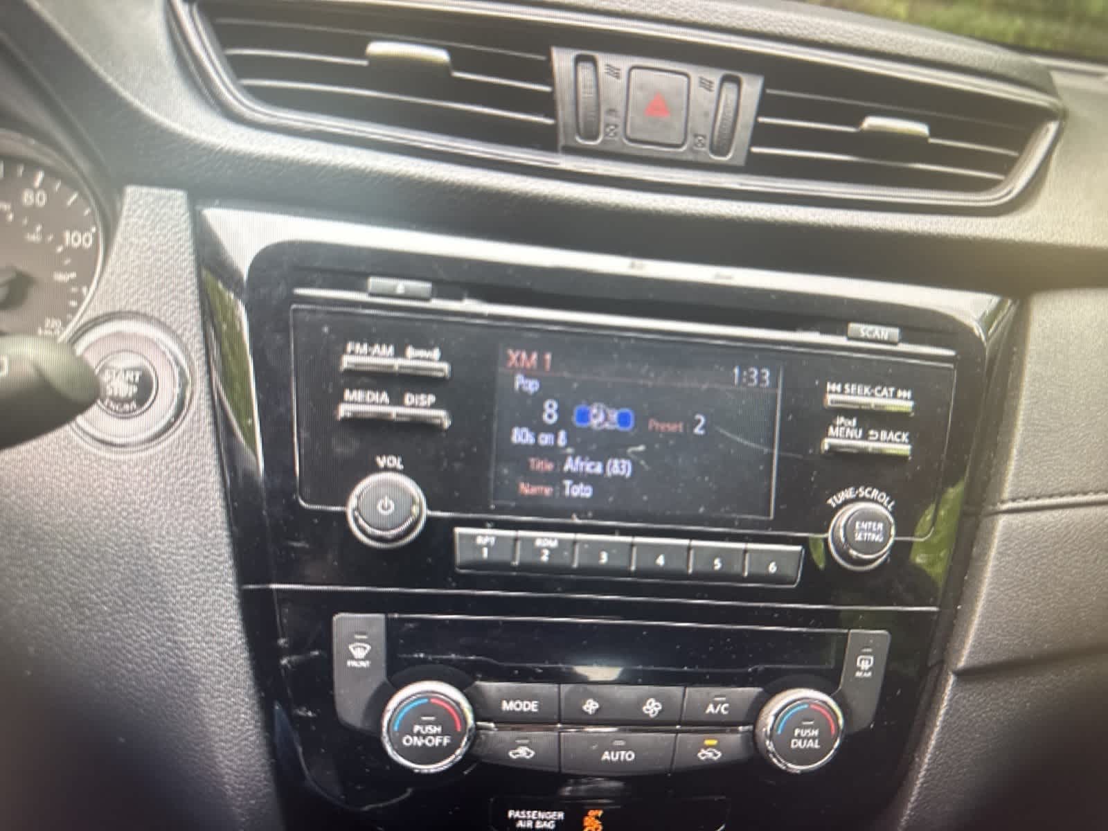 2017 Nissan Rogue SV 14