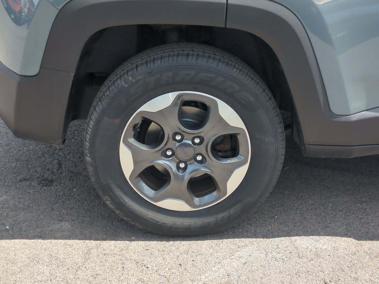 Thumbnail: 2016 Jeep Renegade - 14