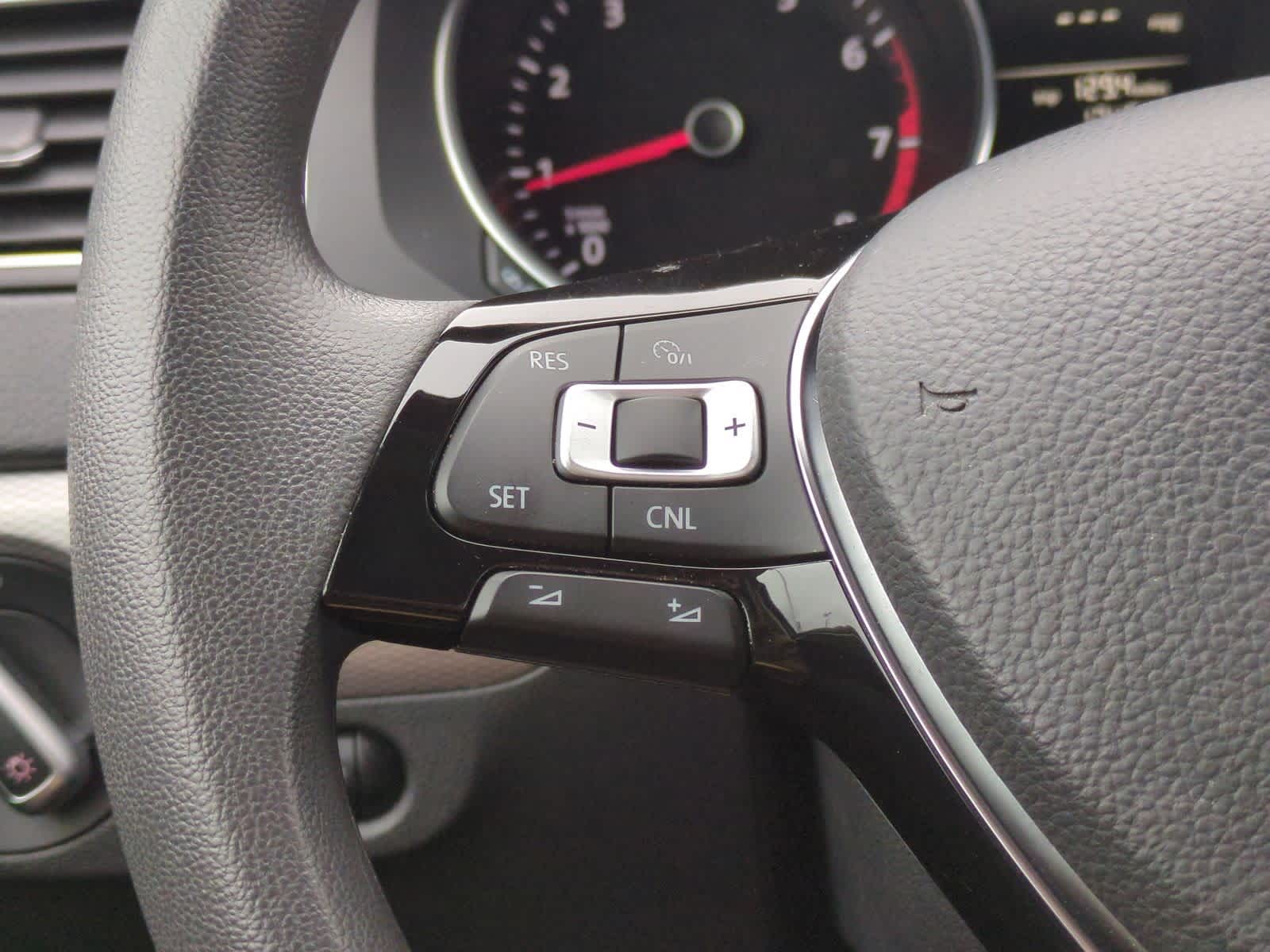 Thumbnail: 2018 Volkswagen Jetta - 24