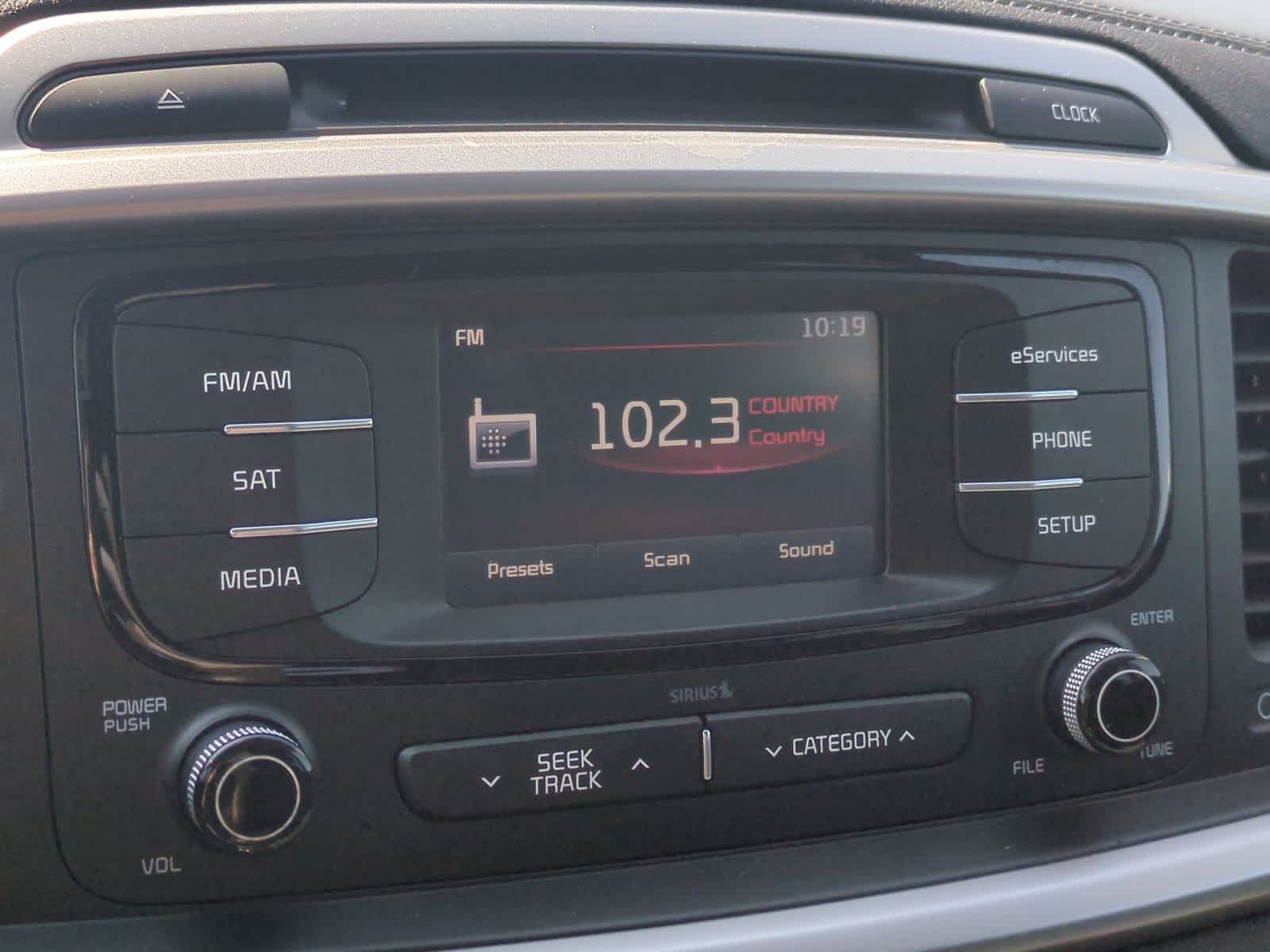 Thumbnail: 2016 Kia Sorento - 31