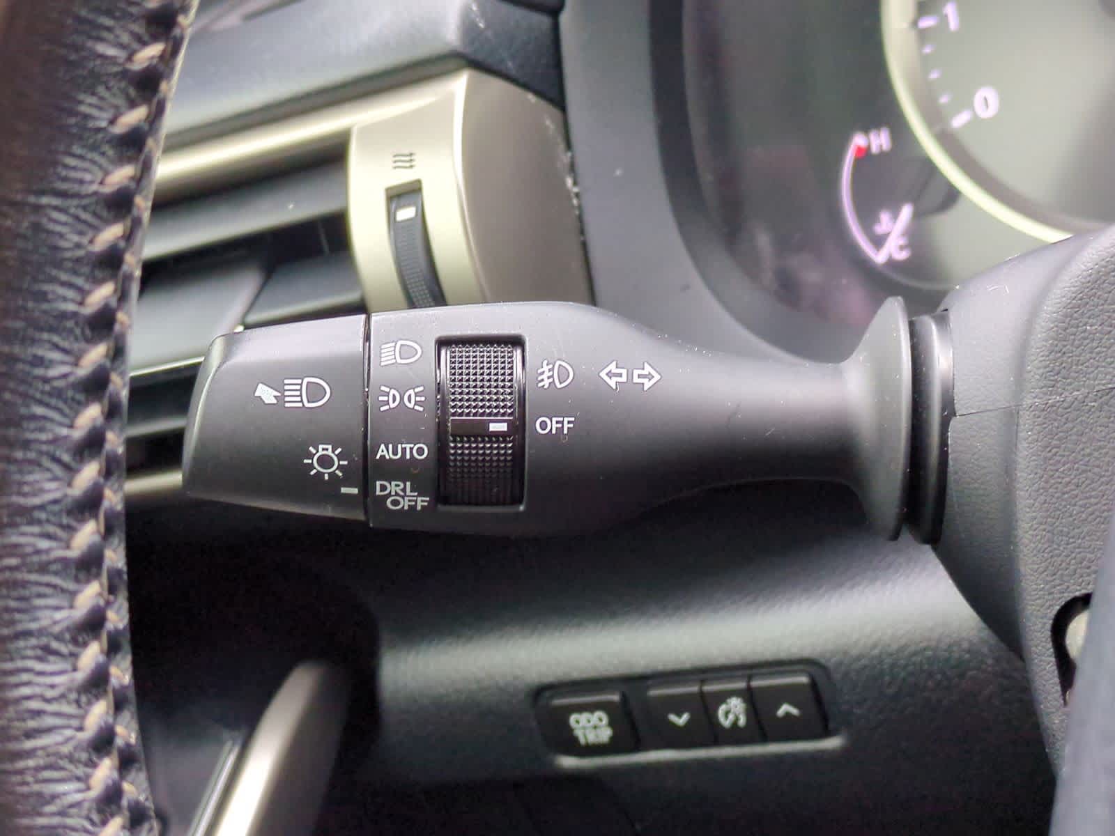 Thumbnail: 2015 Lexus IS - 28