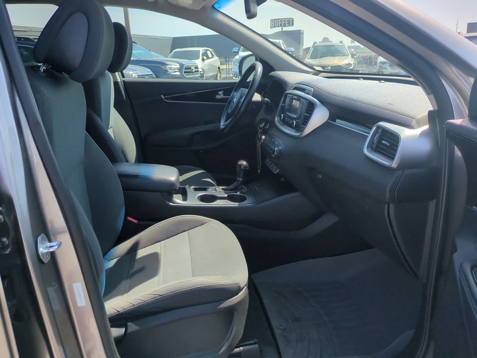Thumbnail: 2016 Kia Sorento - 23