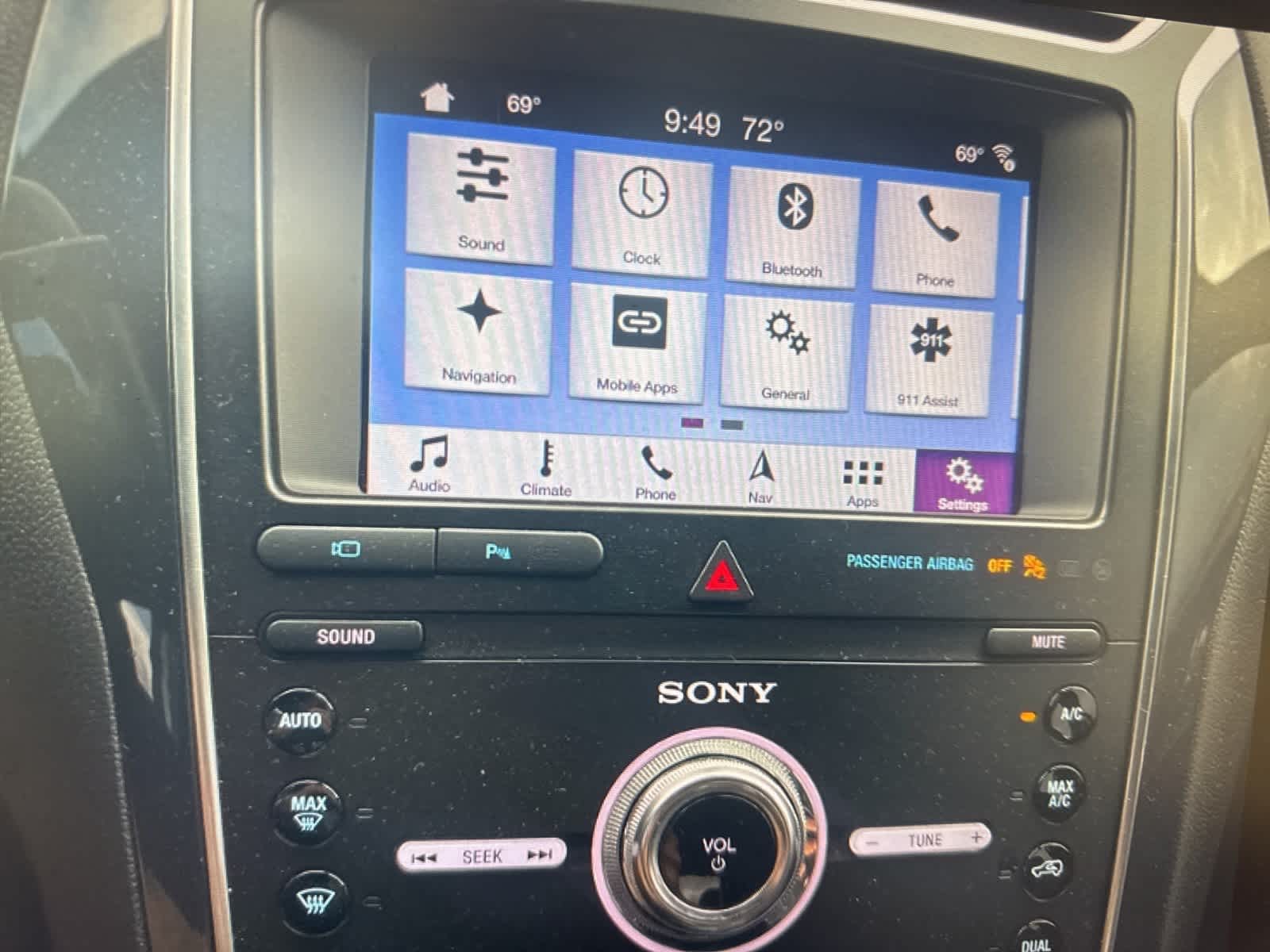 Thumbnail: 2019 Ford Explorer - 17