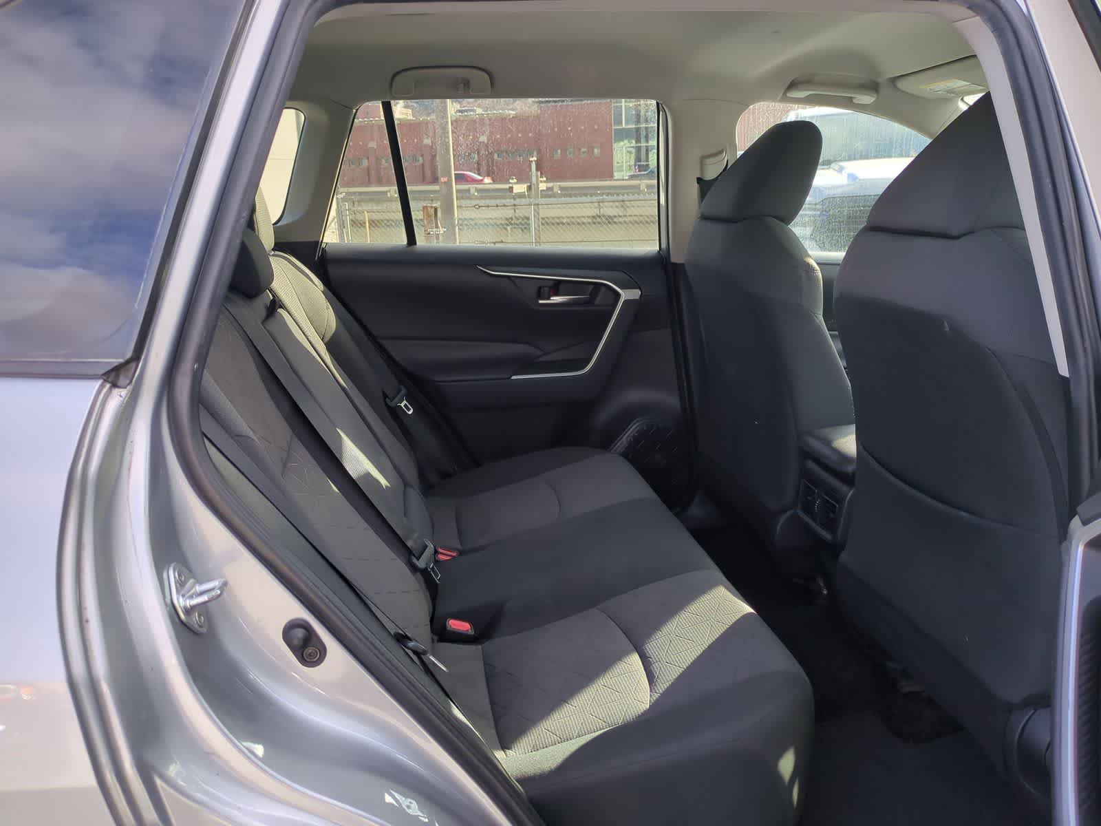 Thumbnail: 2020 Toyota RAV4 - 21