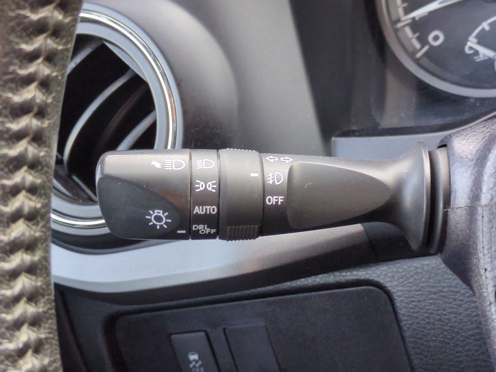 Thumbnail: 2021 Toyota Tacoma - 27