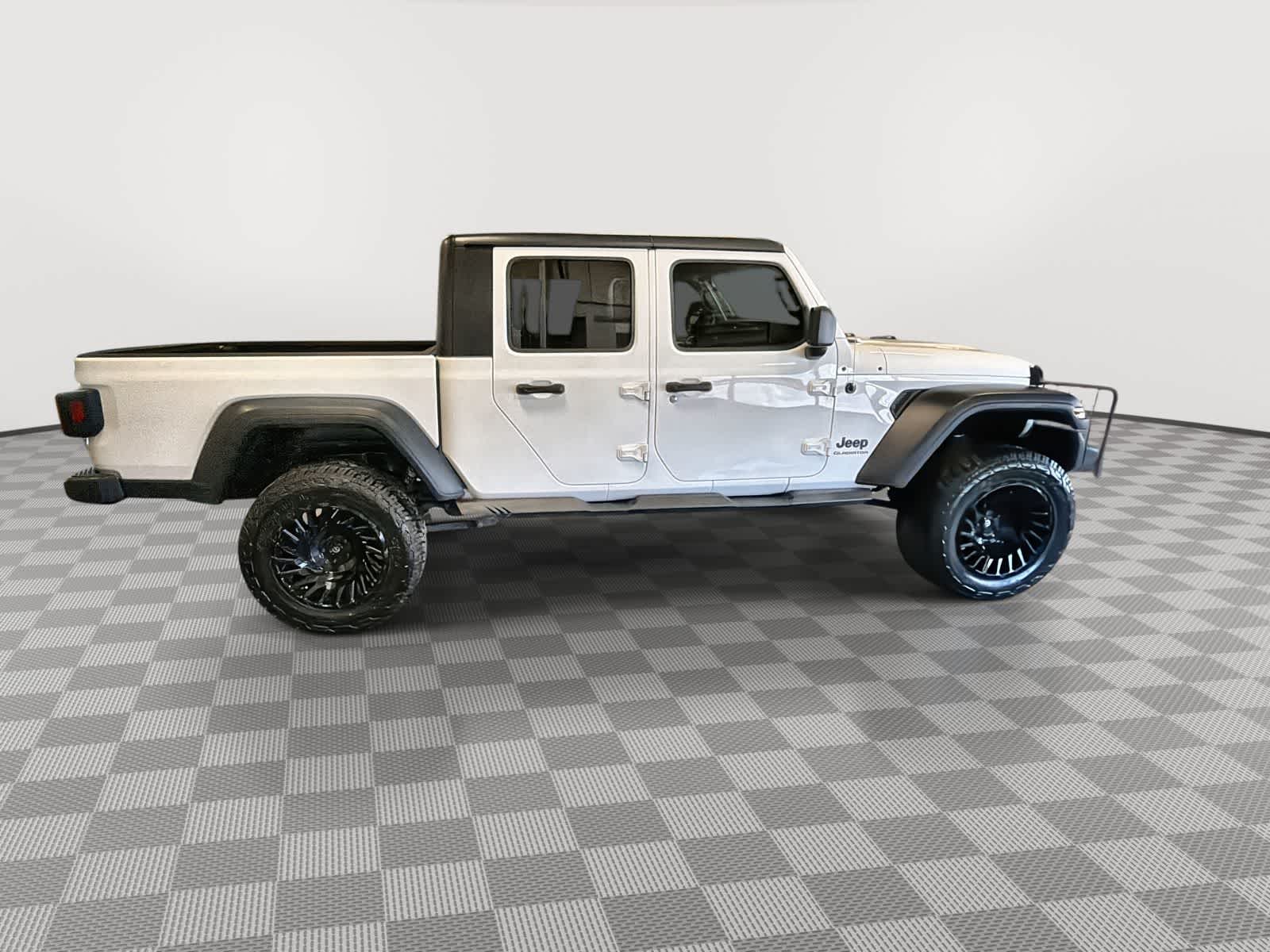 Thumbnail: 2020 Jeep Gladiator - 9