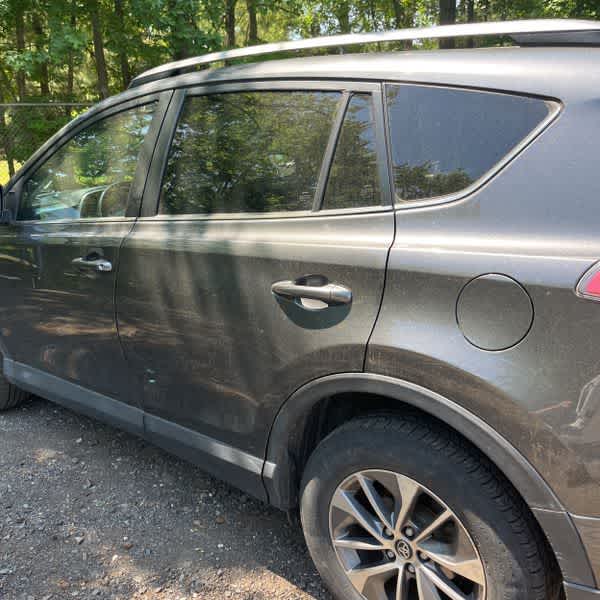 Thumbnail: 2018 Toyota RAV4 - 4