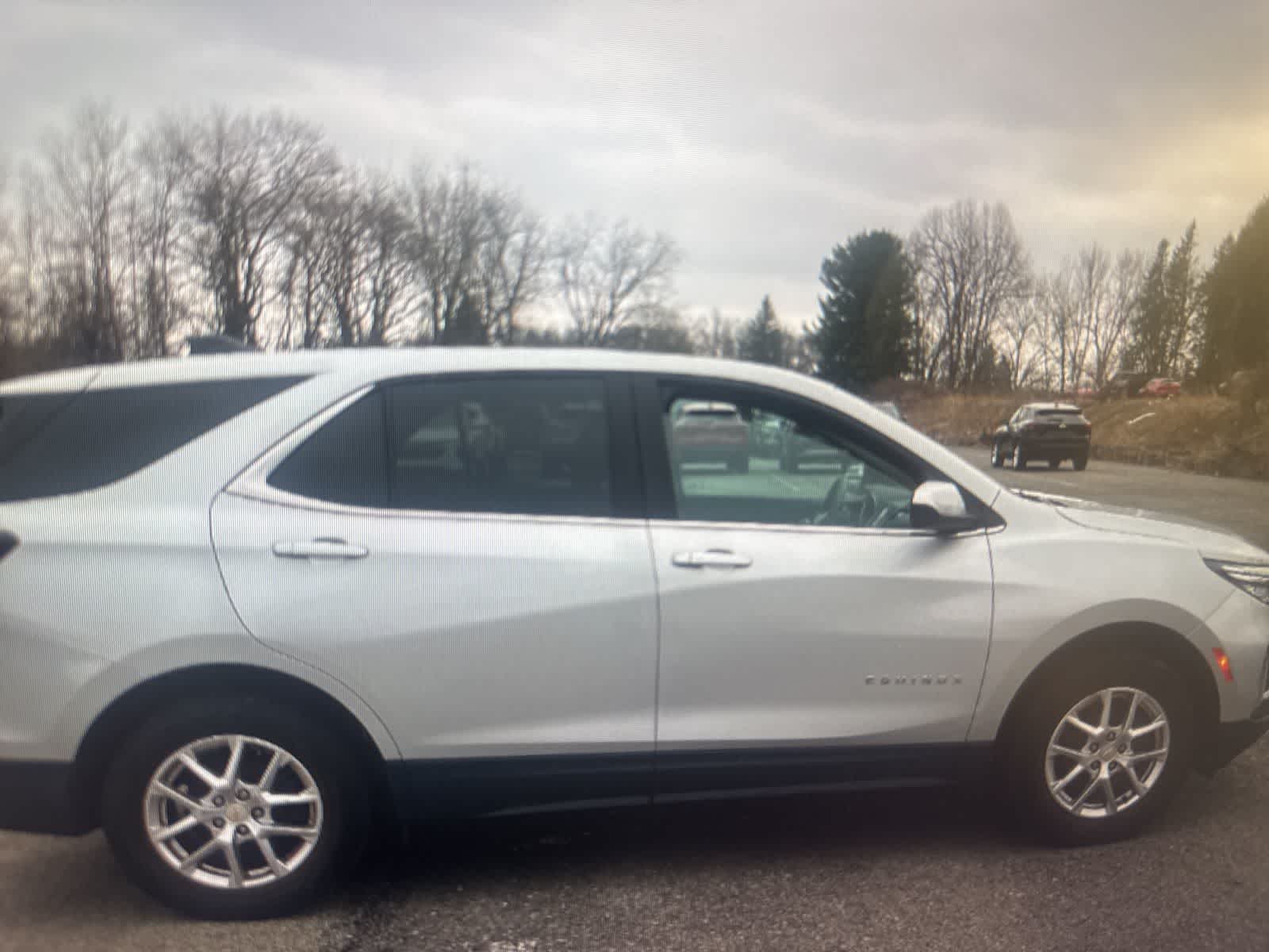 Thumbnail: 2022 Chevrolet Equinox - 6