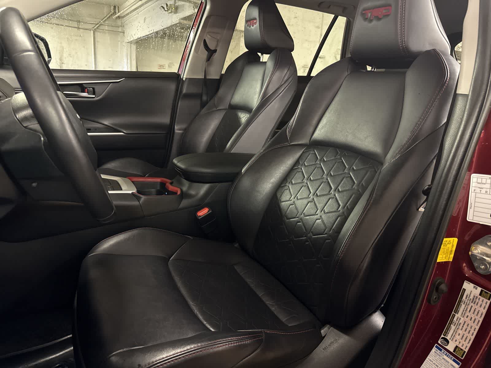 Thumbnail: 2020 Toyota RAV4 - 17
