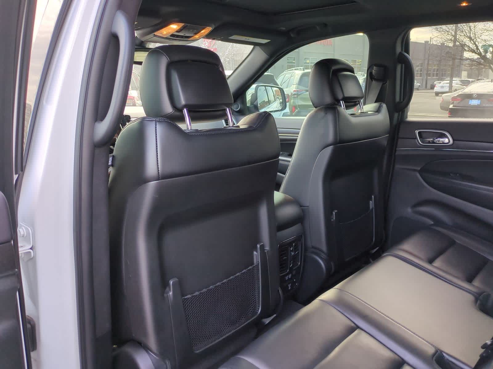 Thumbnail: 2018 Jeep Grand Cherokee - 18