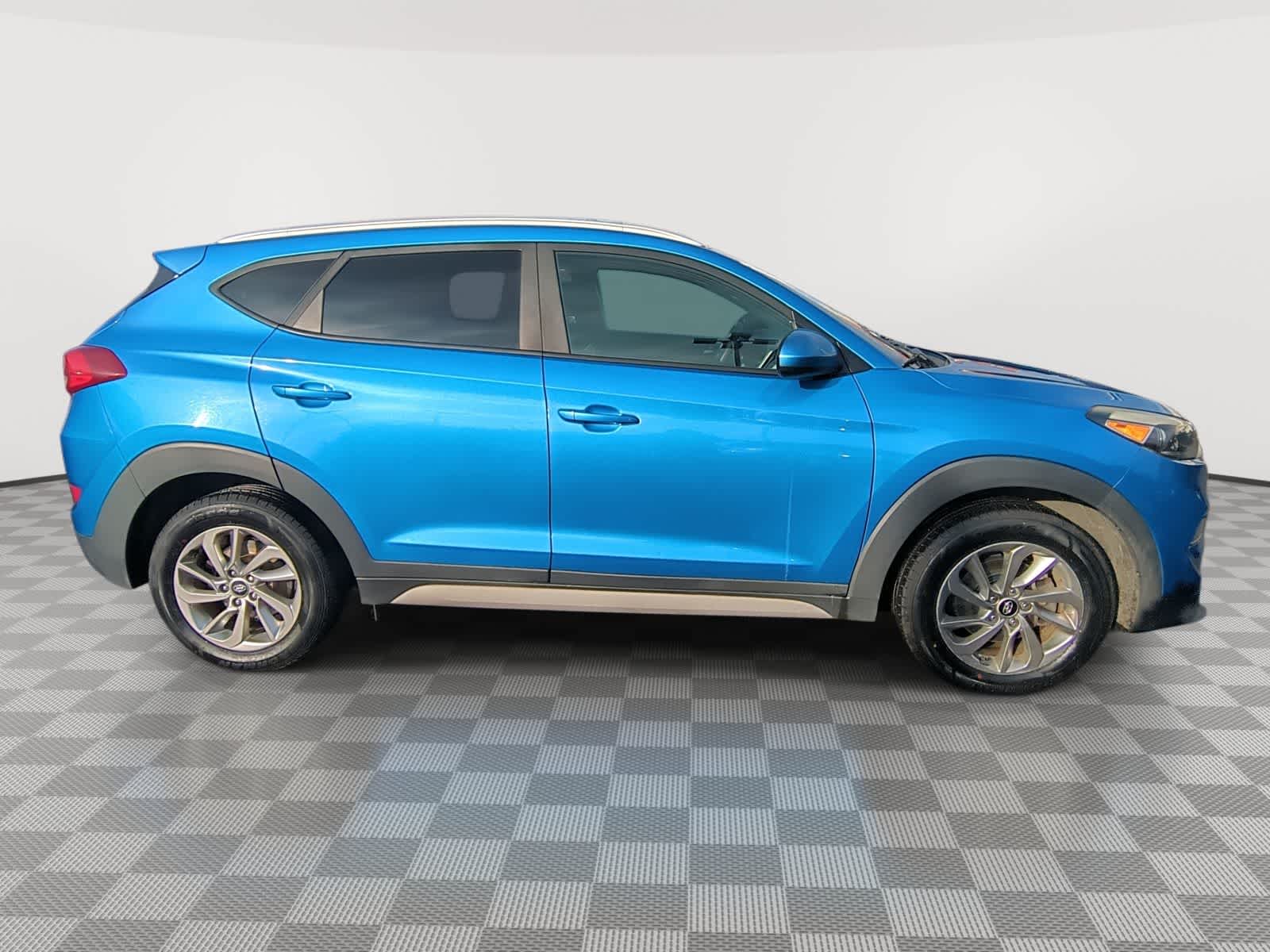 Thumbnail: 2018 Hyundai Tucson - 9