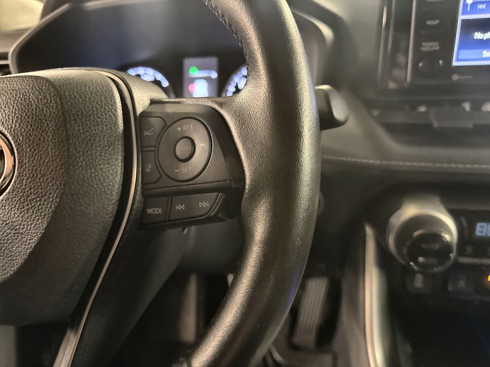 Thumbnail: 2022 Toyota RAV4 - 26