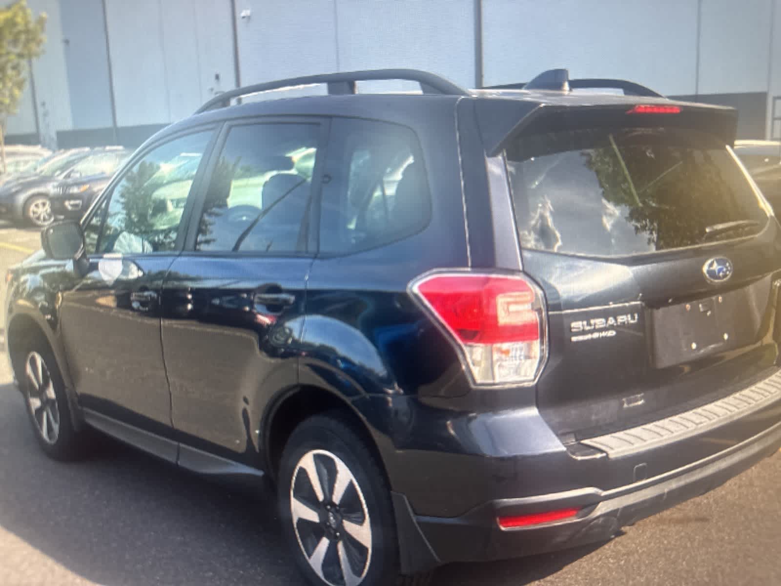 2018 Subaru Forester Premium photo 3