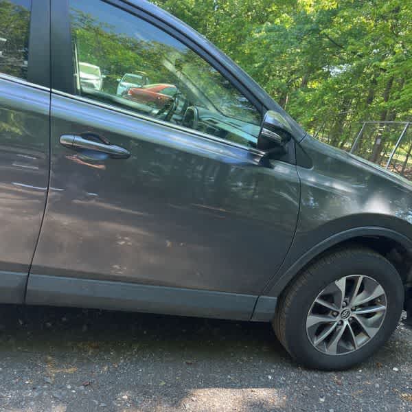 Thumbnail: 2018 Toyota RAV4 - 14