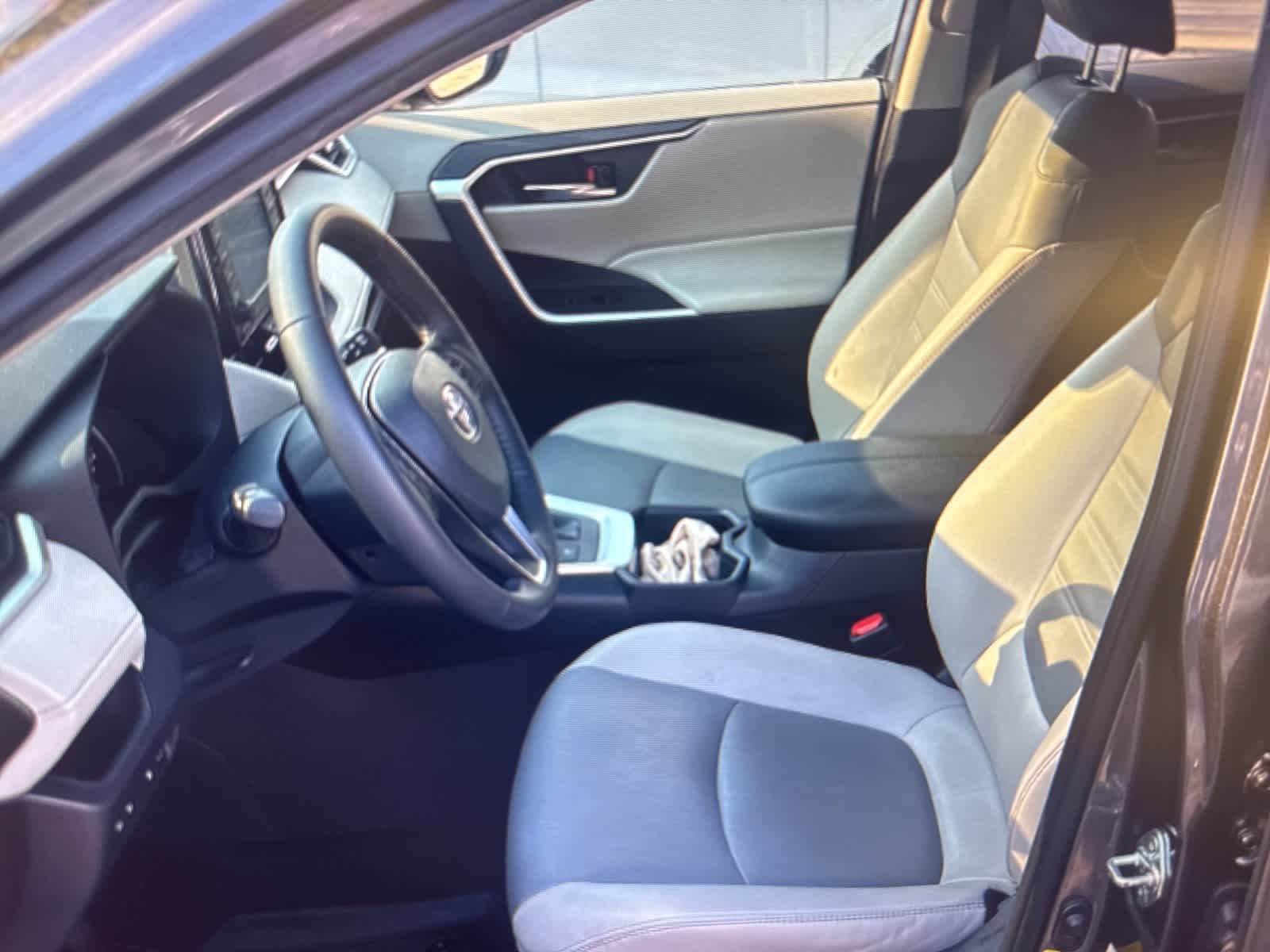 Thumbnail: 2022 Toyota RAV4 - 12