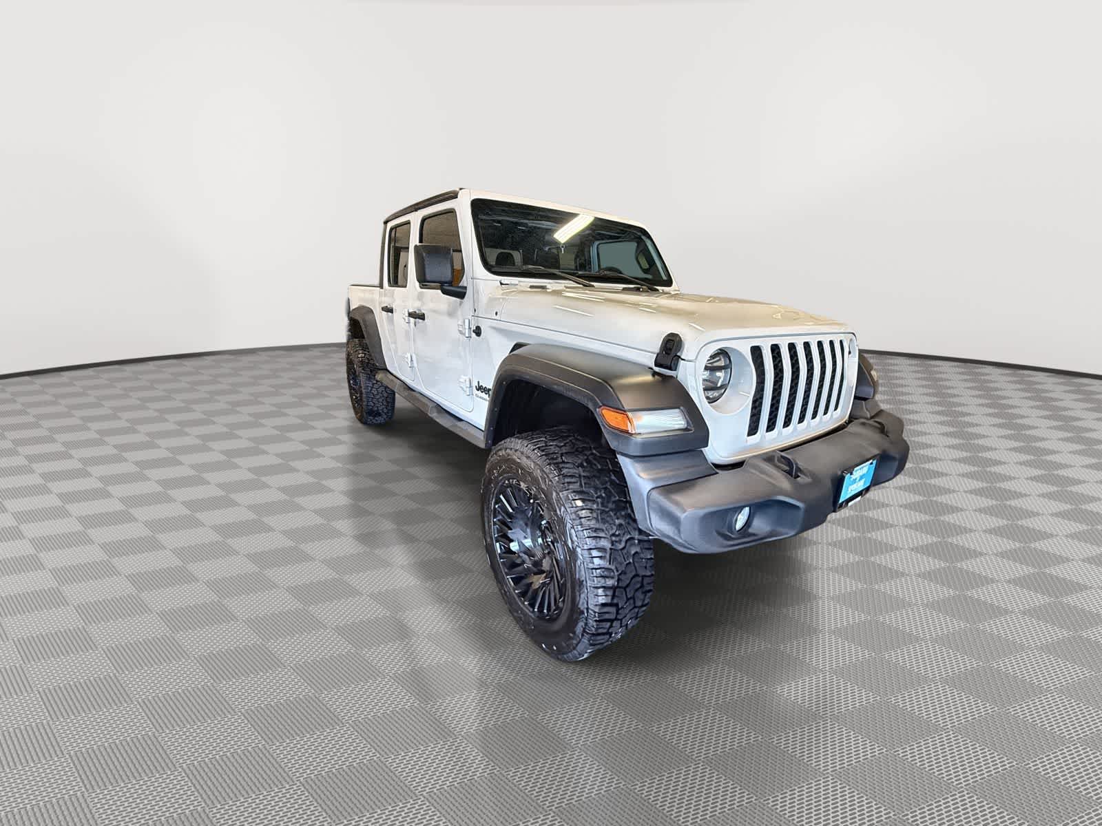 Thumbnail: 2020 Jeep Gladiator - 2