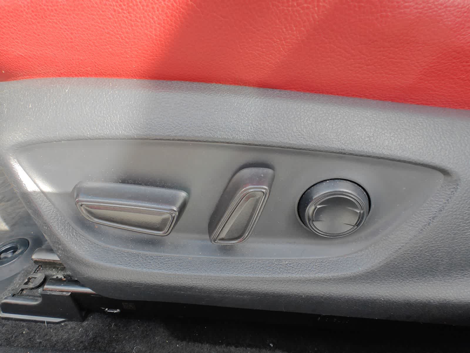 Thumbnail: 2018 Toyota Camry - 17