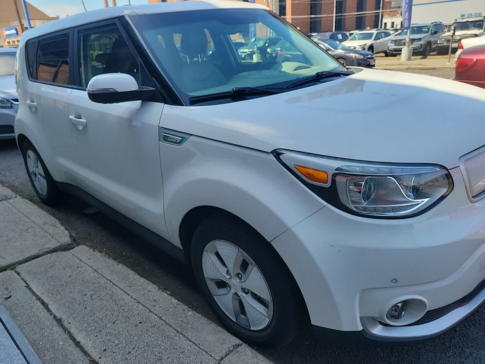 Thumbnail: 2016 Kia Soul EV - 2