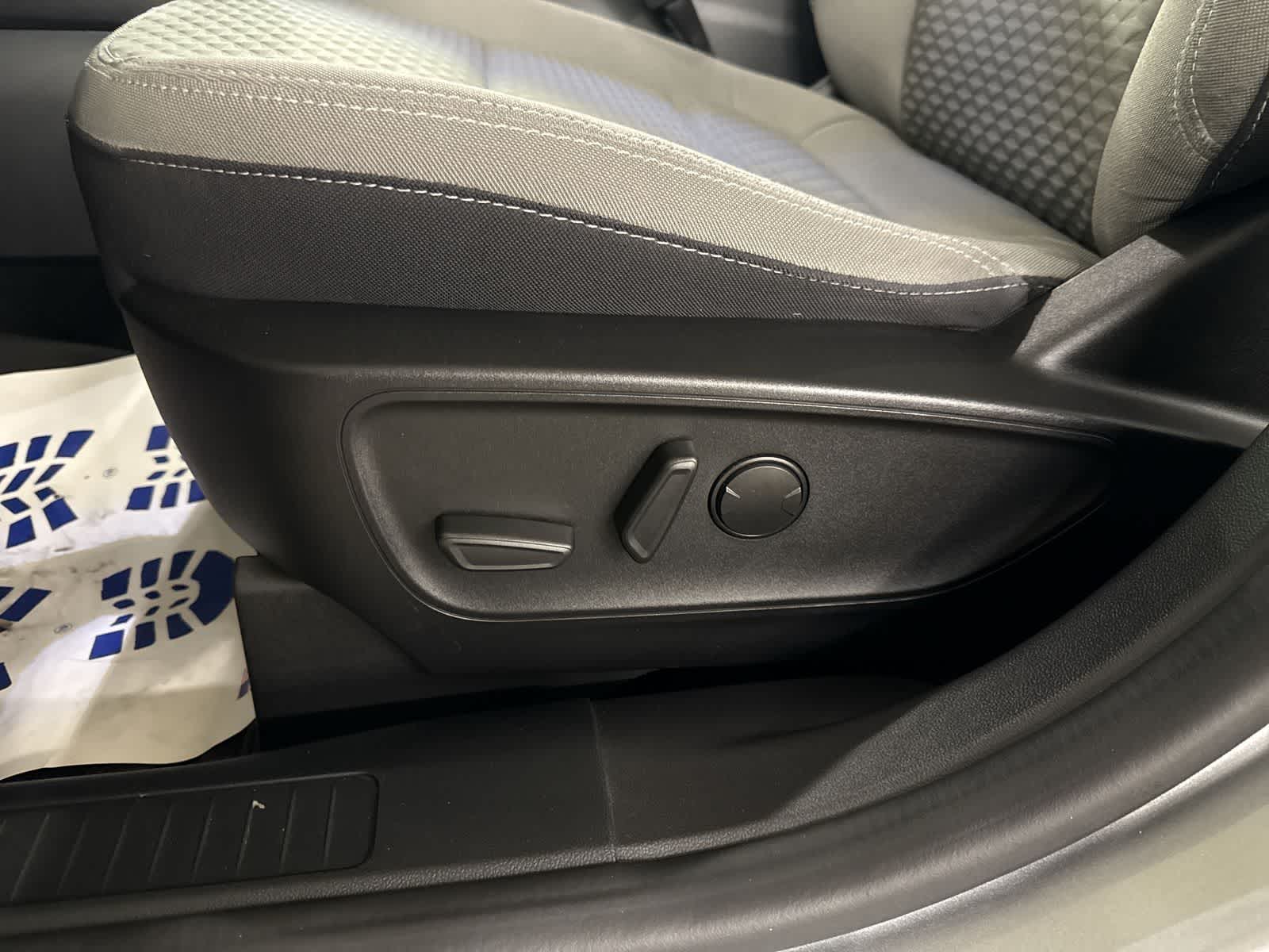 Thumbnail: 2022 Ford Escape - 17