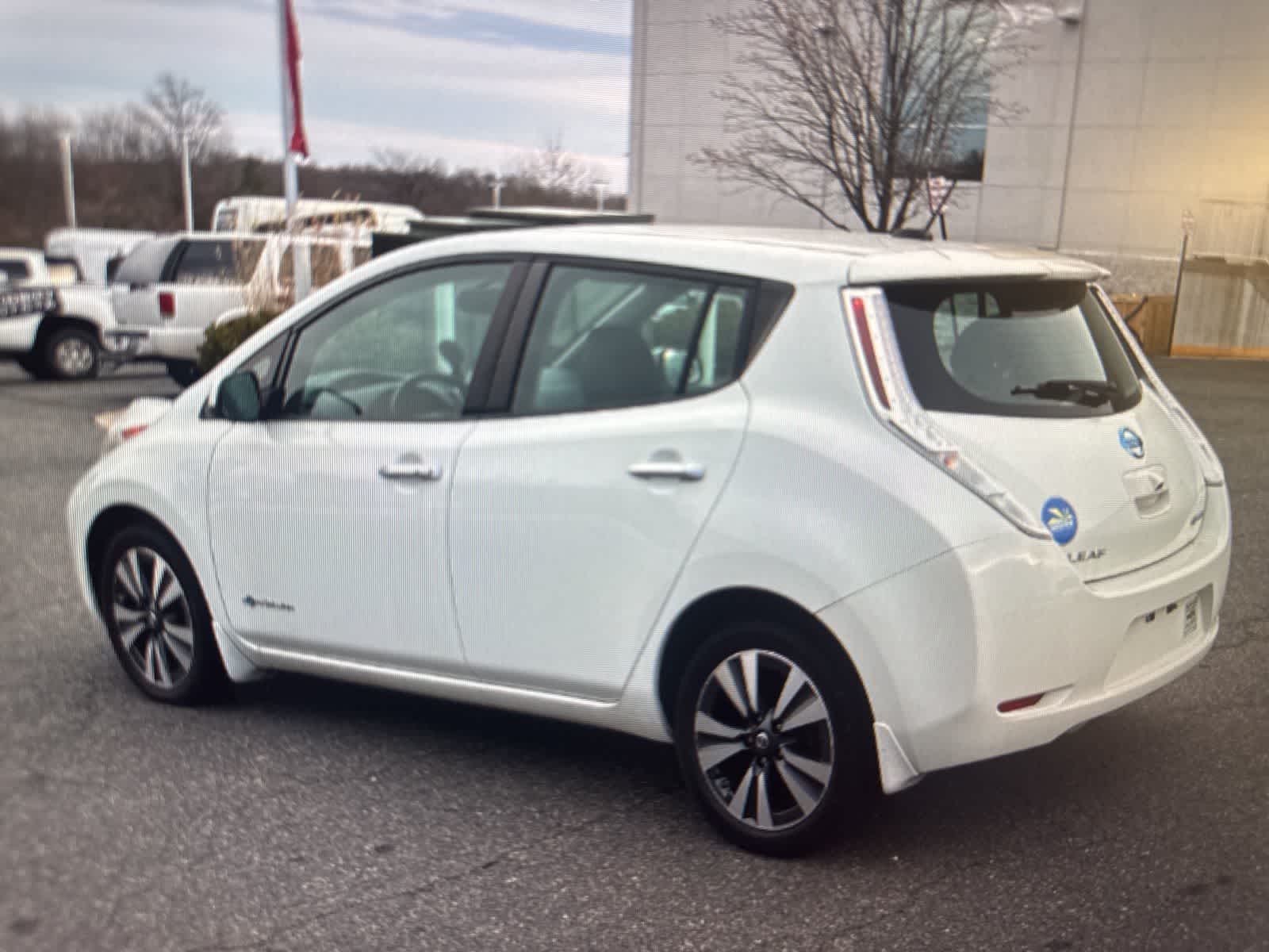 Thumbnail: 2016 Nissan Leaf - 3