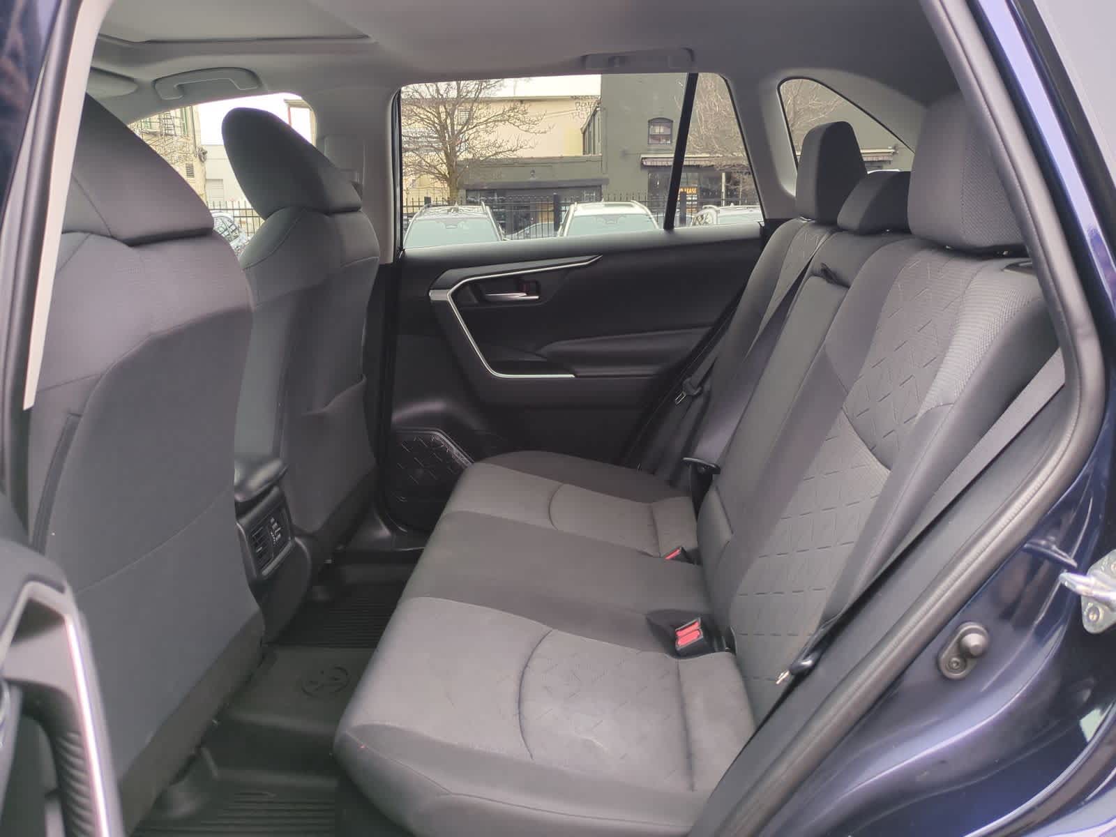 Thumbnail: 2020 Toyota RAV4 - 21