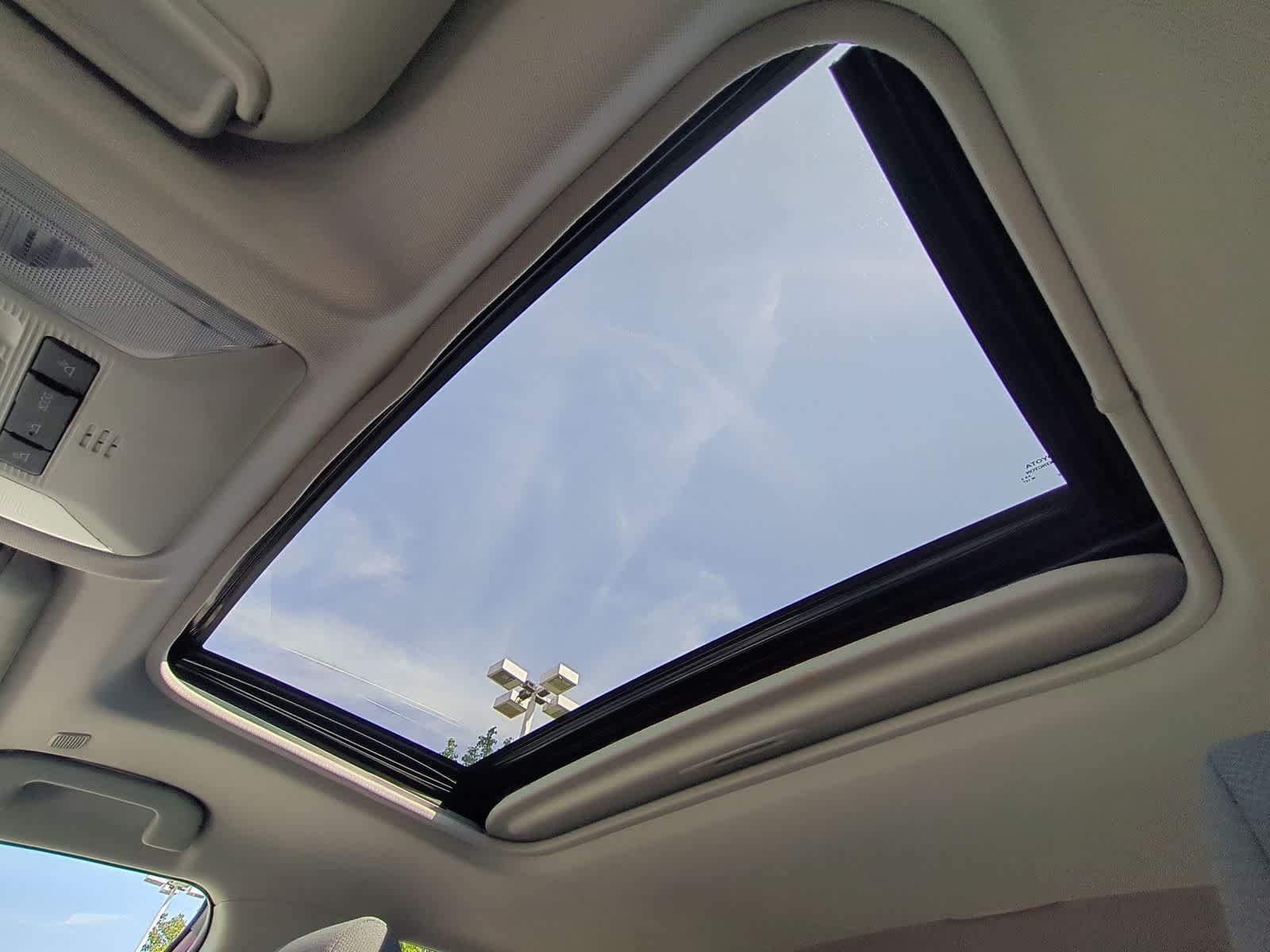 Thumbnail: 2023 Toyota RAV4 - 20