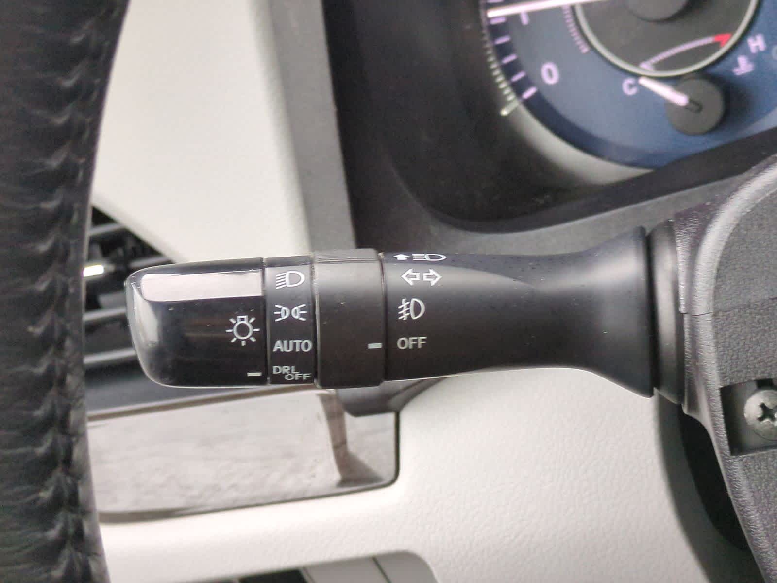 Thumbnail: 2017 Toyota Sienna - 28