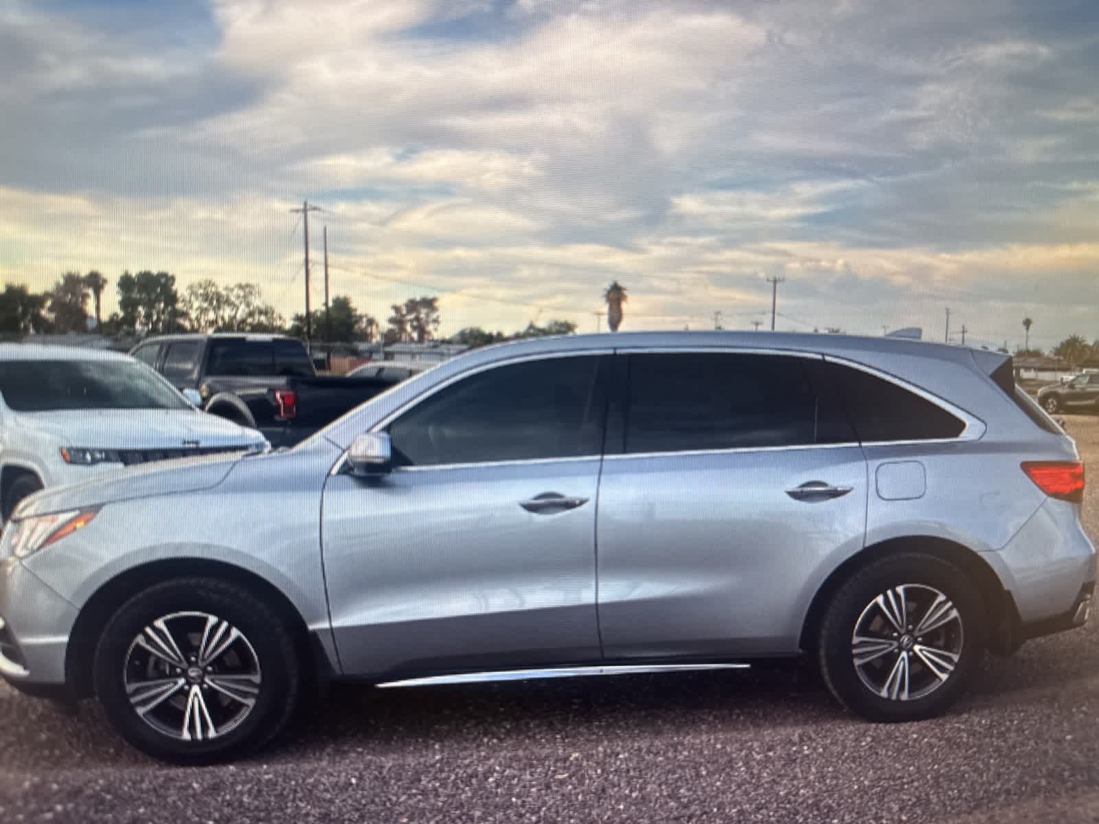 2017 Acura MDX SH-AWD photo 2