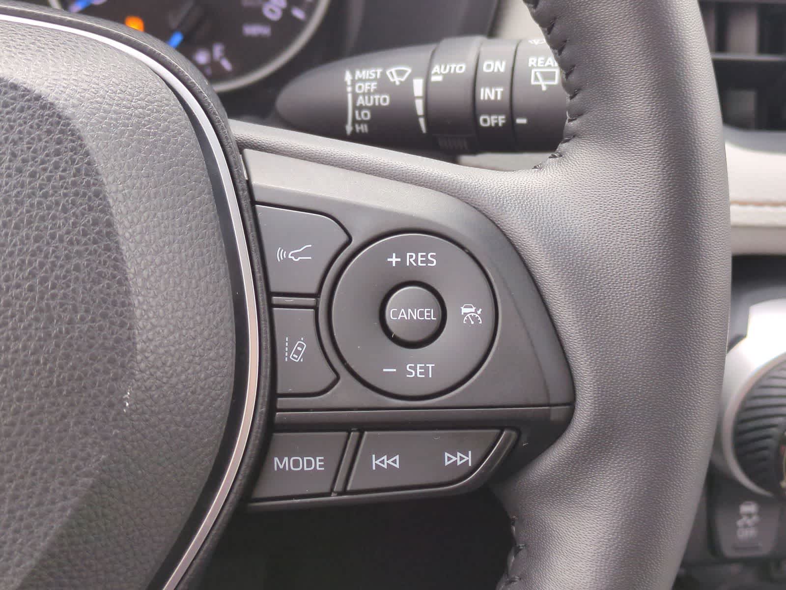 Thumbnail: 2022 Toyota RAV4 - 26