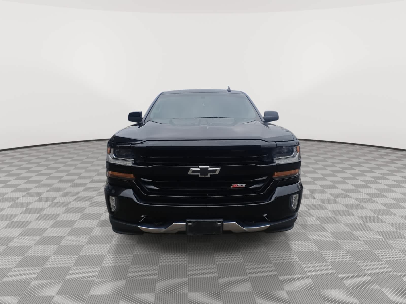 Thumbnail: 2018 Chevrolet Silverado 1500 - 3