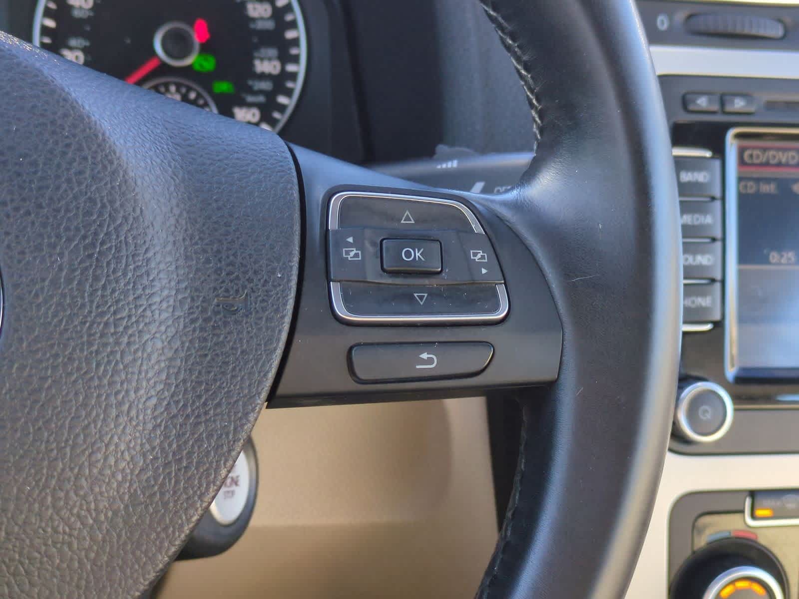 Thumbnail: 2012 Volkswagen Eos - 25