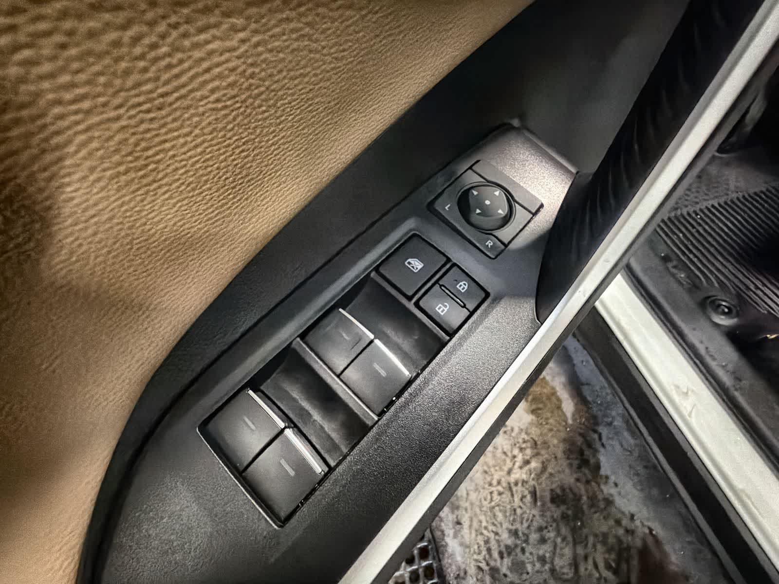 Thumbnail: 2025 Toyota RAV4 - 18