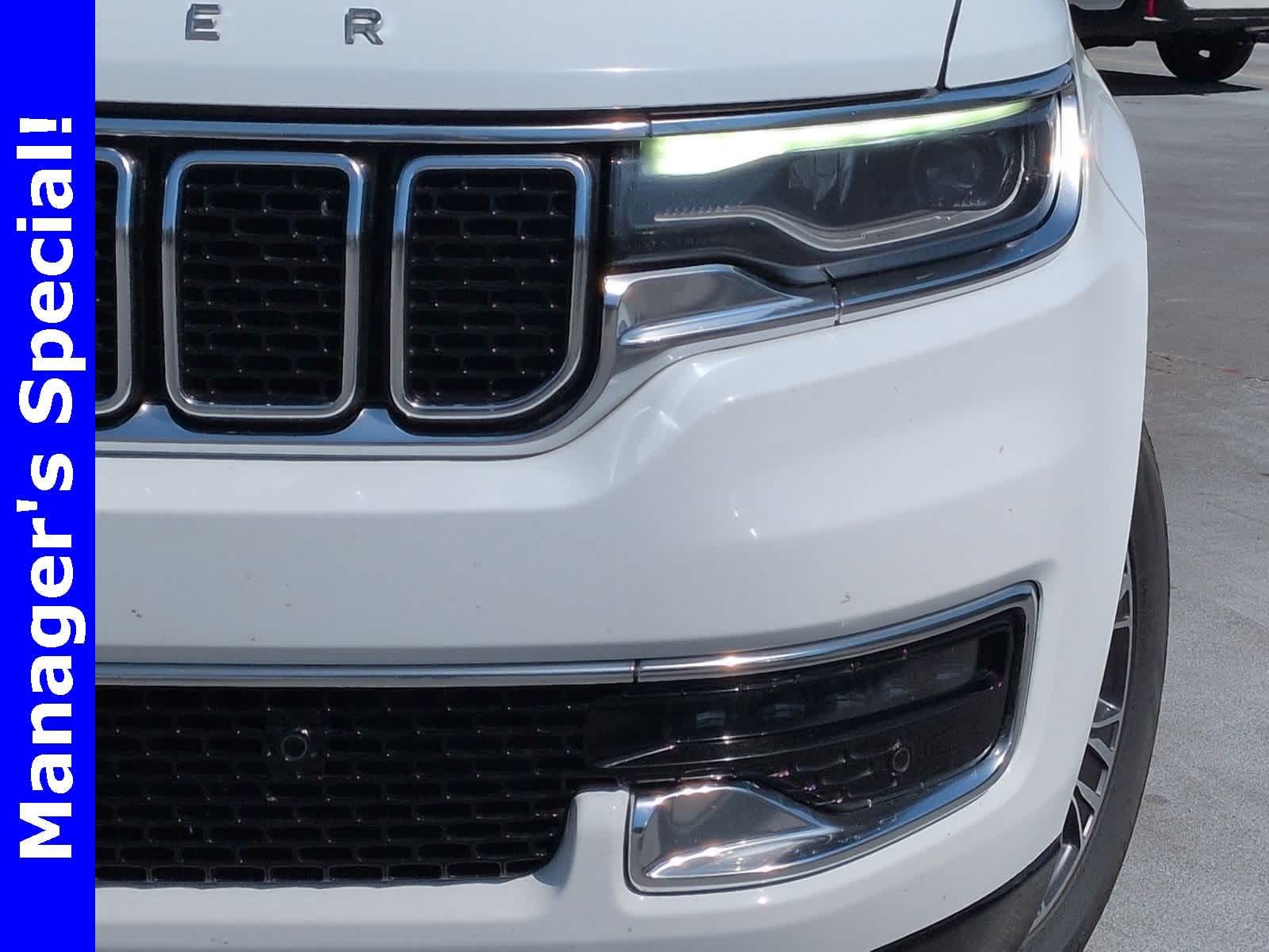 Thumbnail: 2023 Jeep Wagoneer - 11