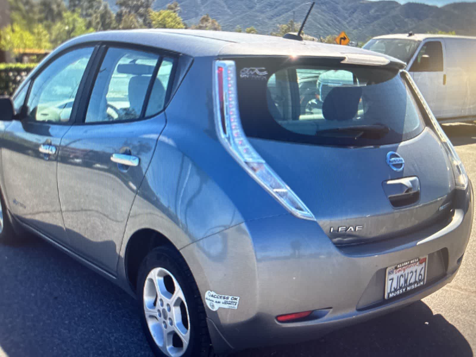 Thumbnail: 2015 Nissan Leaf - 3