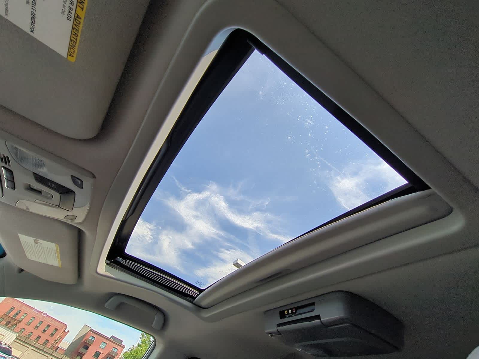 Thumbnail: 2013 Toyota Sienna - 20
