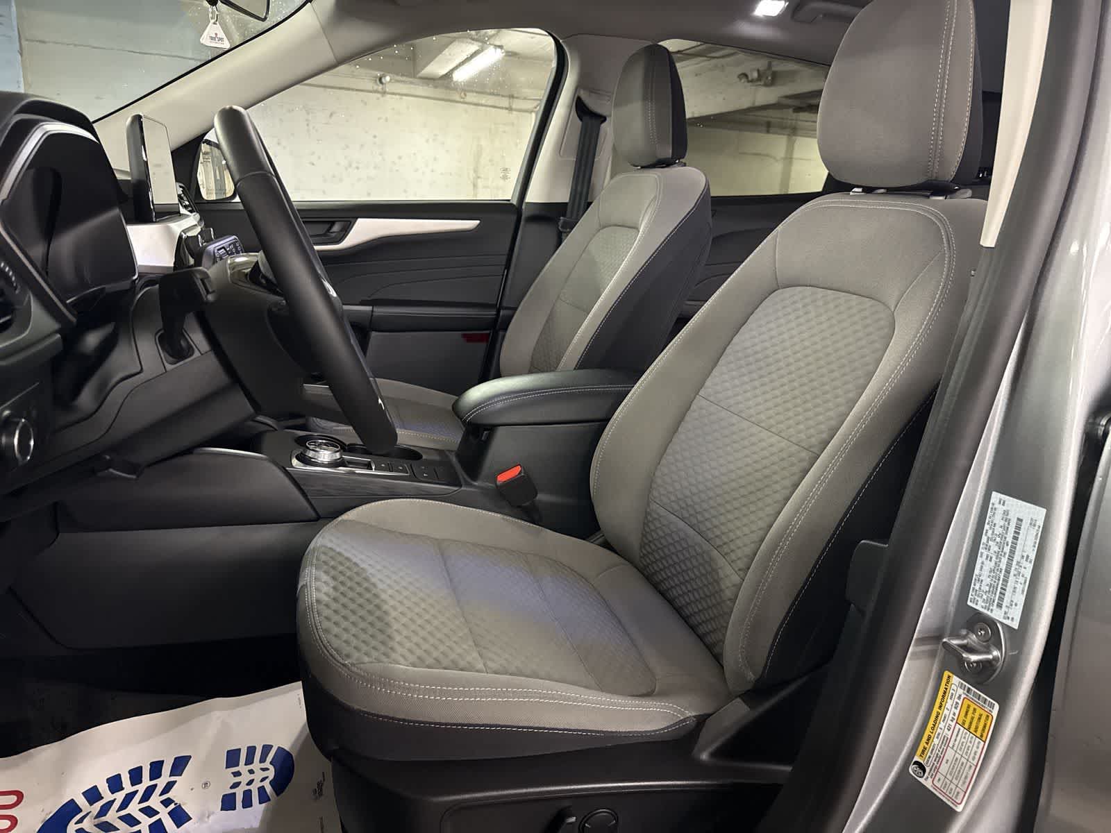 Thumbnail: 2022 Ford Escape - 16