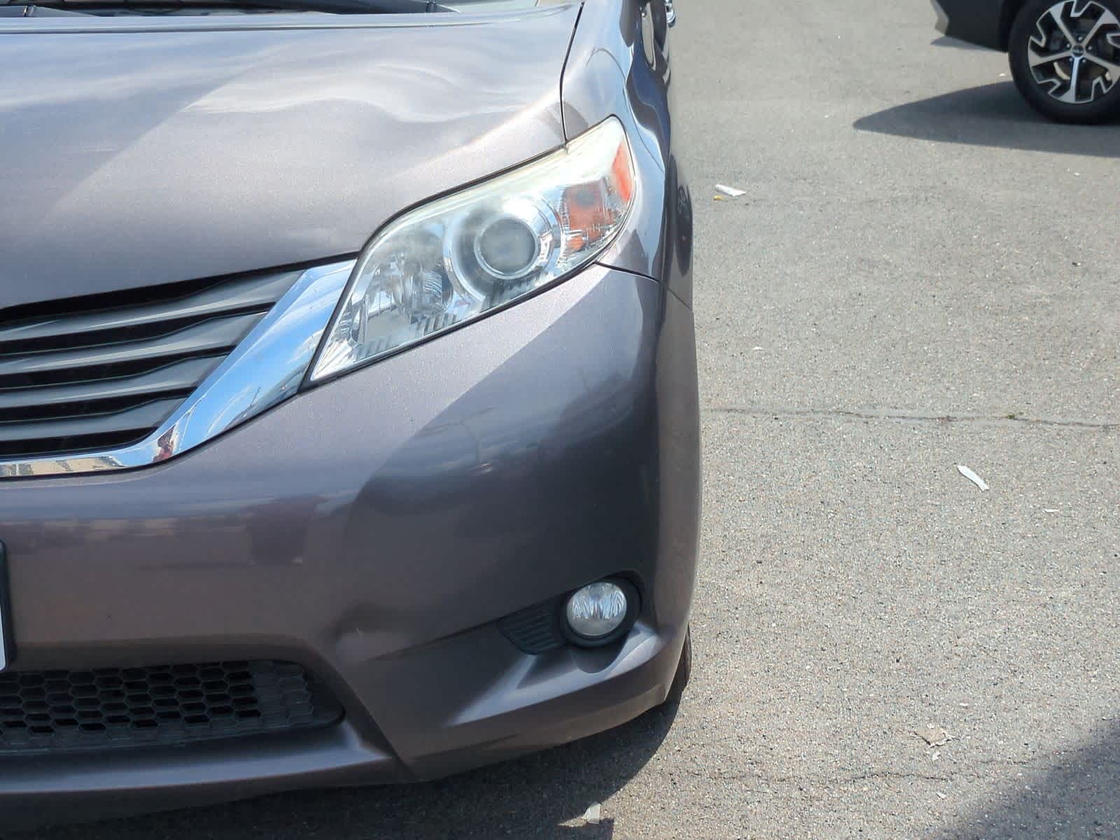 Thumbnail: 2013 Toyota Sienna - 11