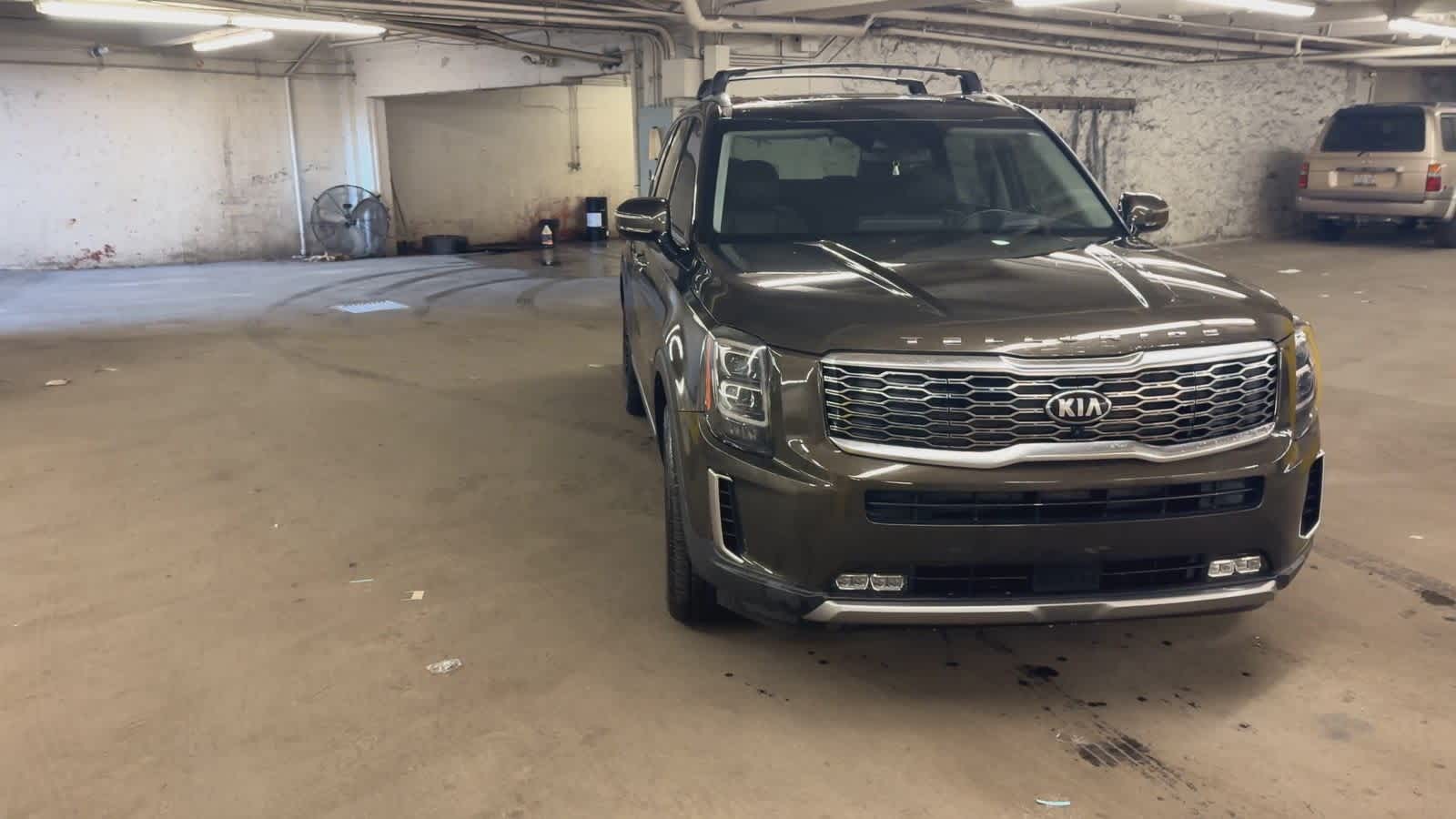 Thumbnail: 2020 Kia Telluride - 3