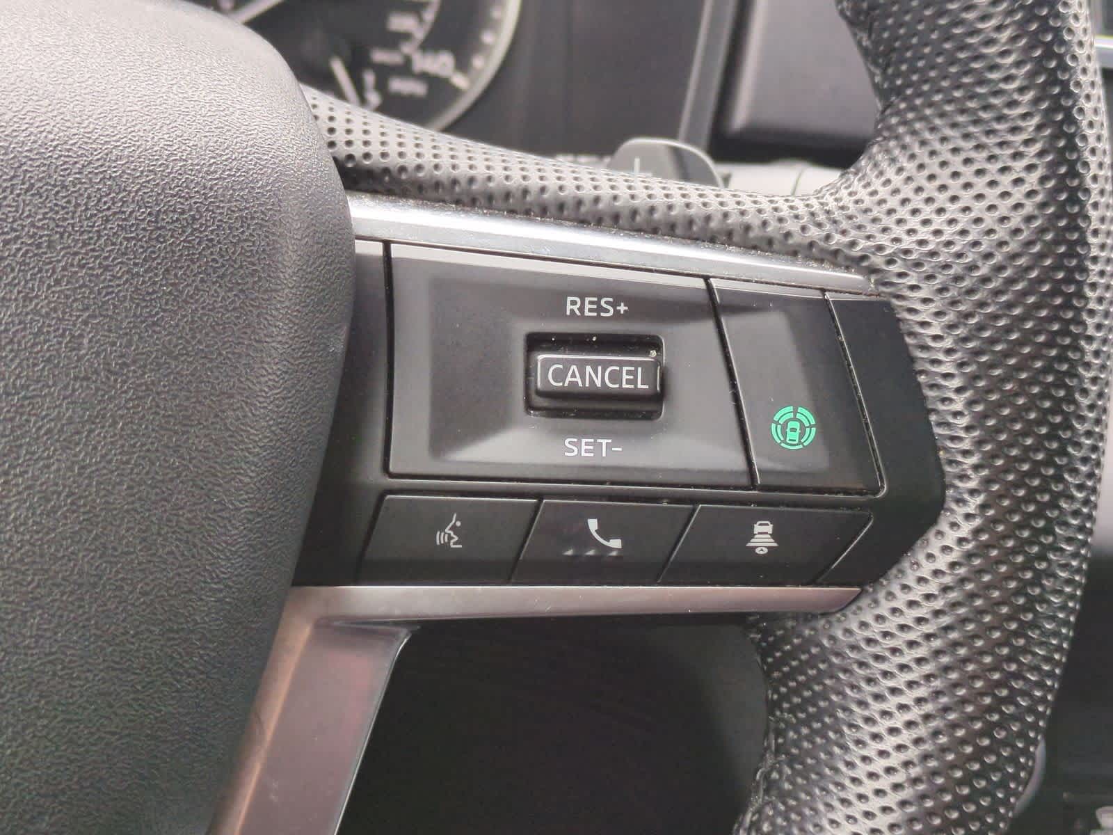 Thumbnail: 2023 Mitsubishi Outlander - 25