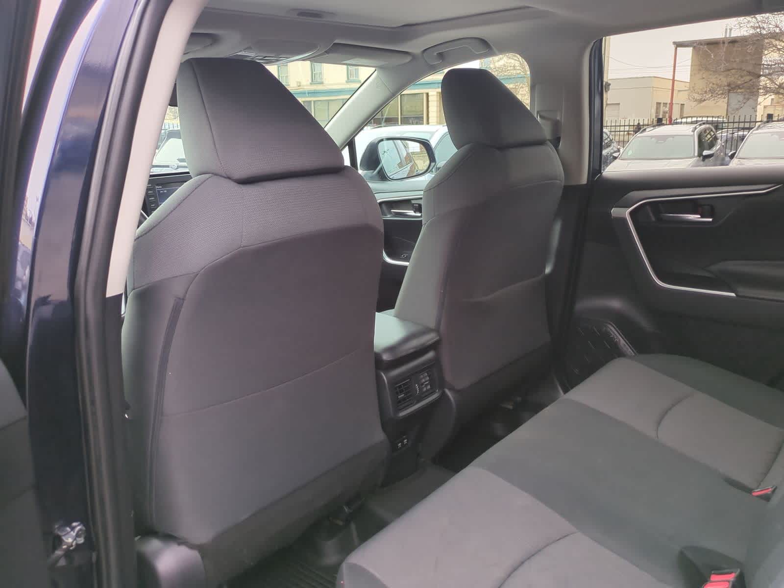 Thumbnail: 2020 Toyota RAV4 - 19