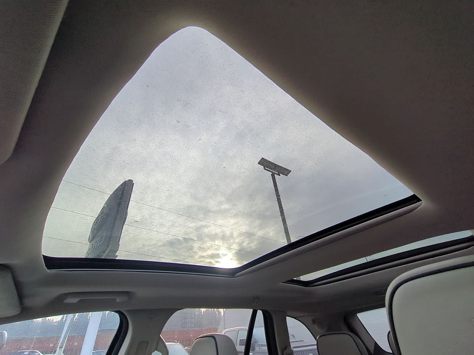 Thumbnail: 2010 Lincoln MKX - 20