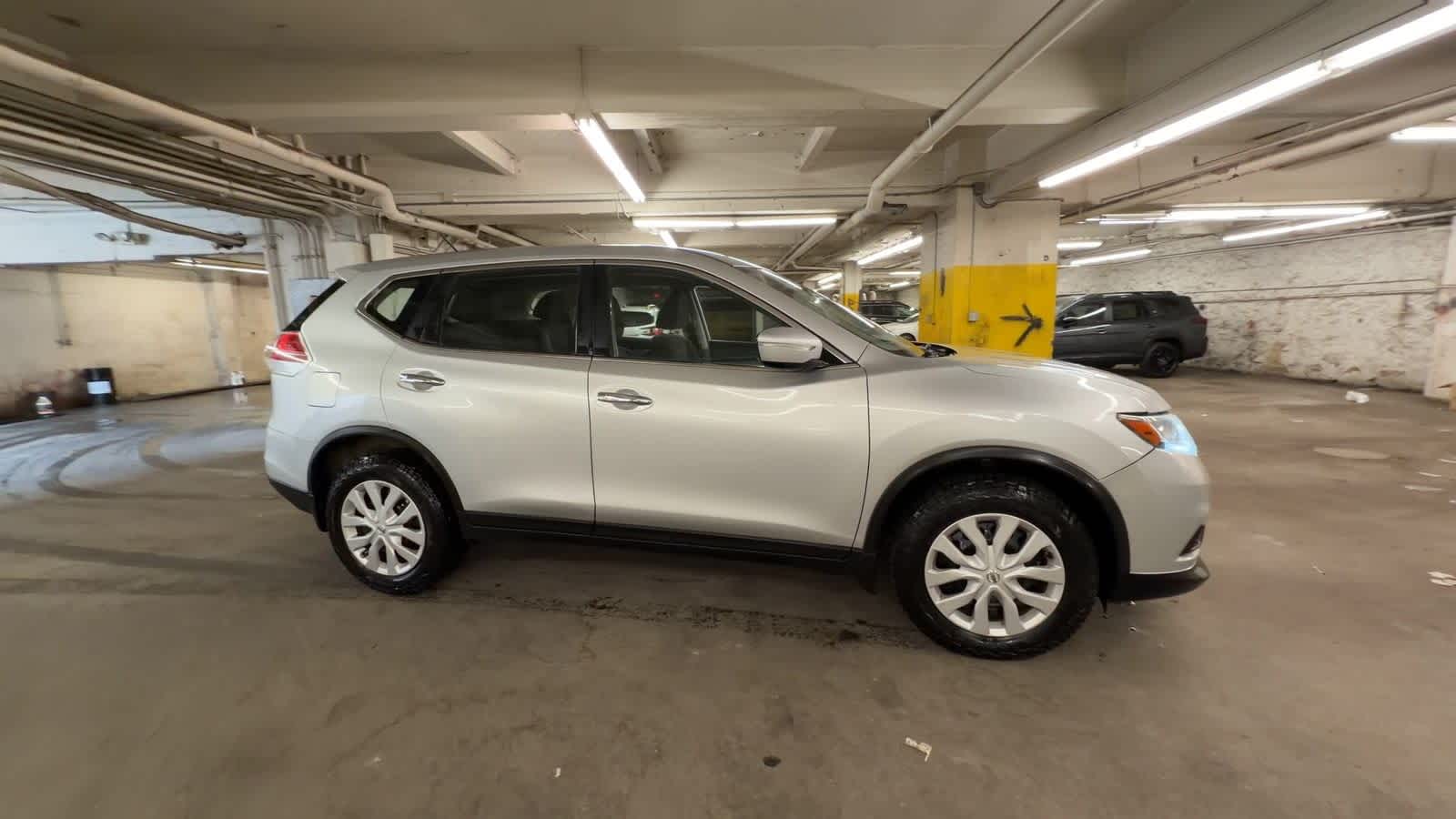 Thumbnail: 2015 Nissan Rogue - 9