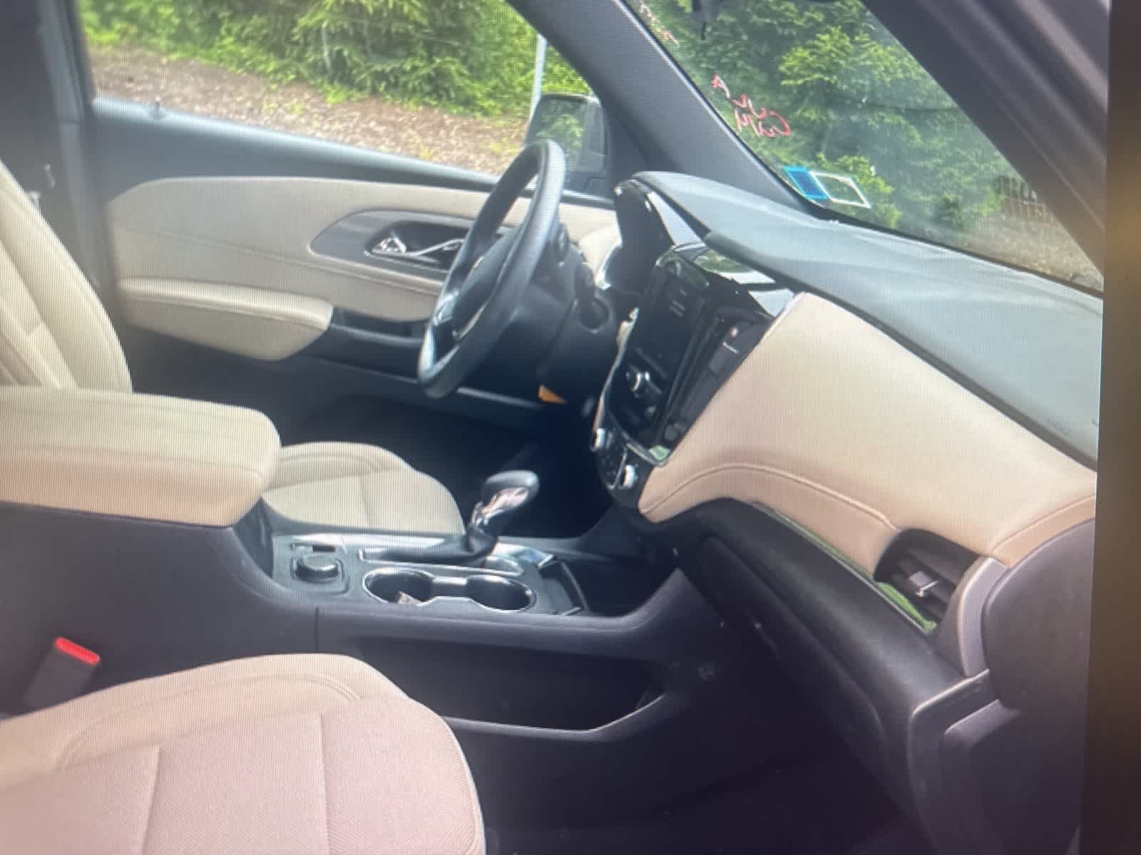 2023 Chevrolet Traverse LS 12