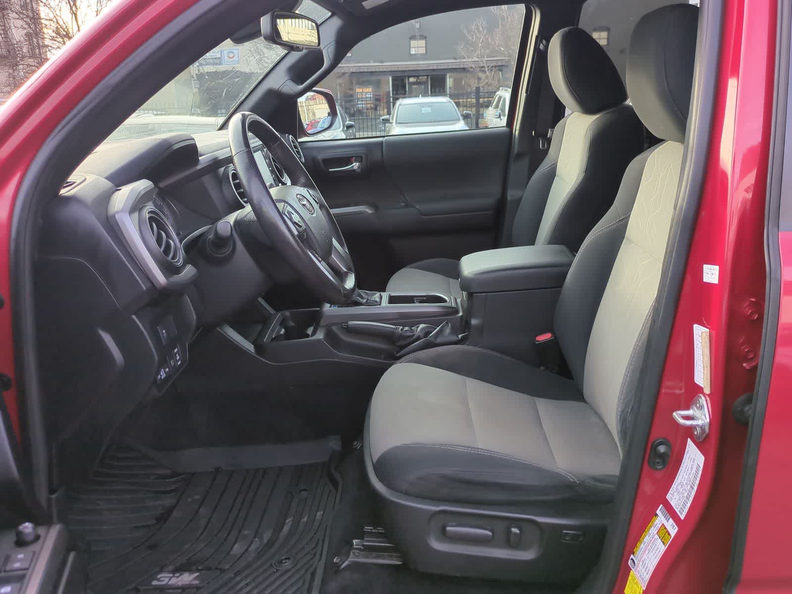 Thumbnail: 2021 Toyota Tacoma - 17