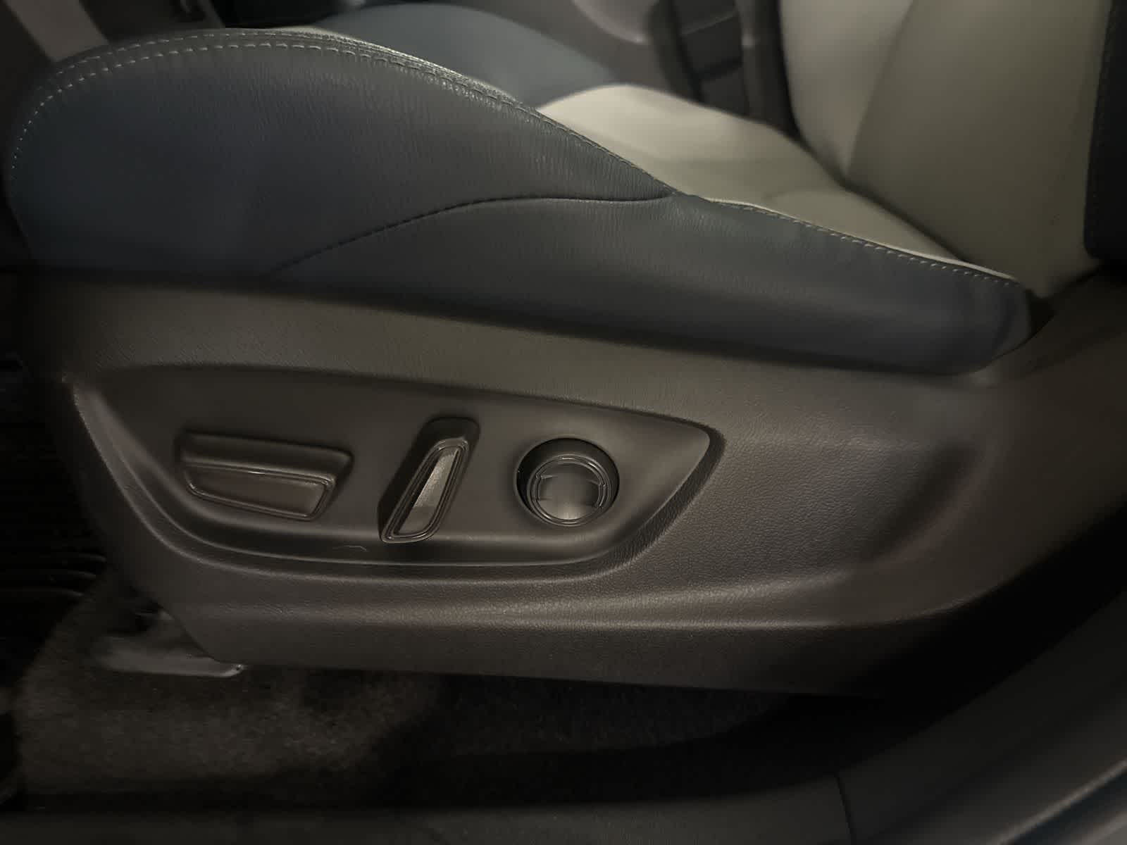 Thumbnail: 2023 Subaru Solterra - 18