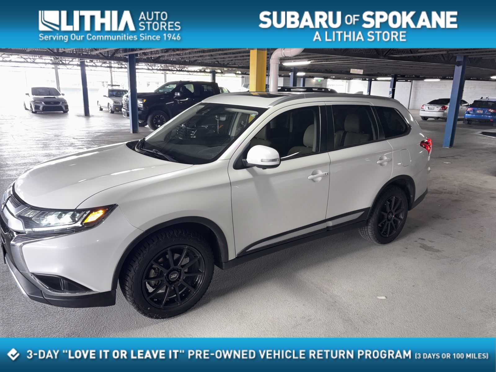 Thumbnail: 2020 Mitsubishi Outlander - 1